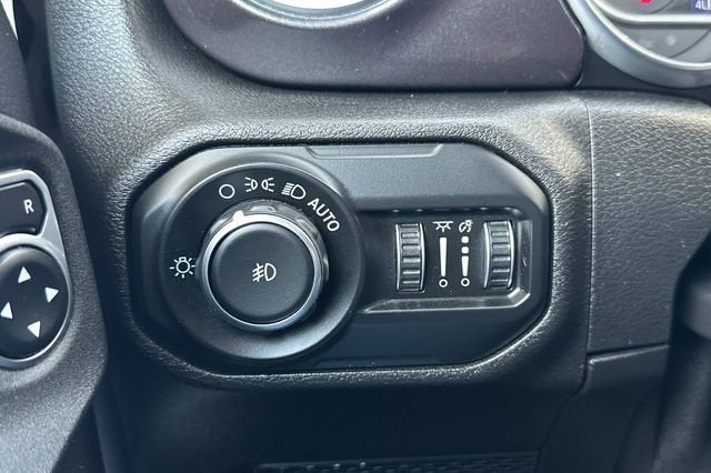 2021 Jeep Wrangler Unlimited Sahara Altitude