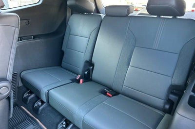 2026 GMC Acadia AWD AT4