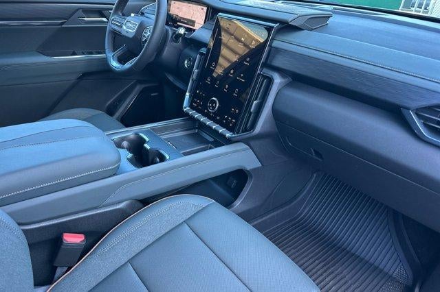 2026 GMC Acadia AWD AT4