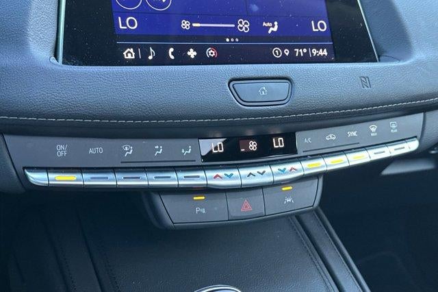 2021 Cadillac XT4 FWD 4dr Premium Luxury