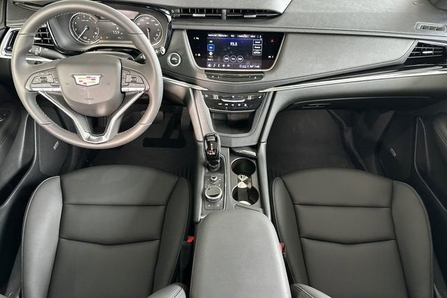 2025 Cadillac XT6 Luxury