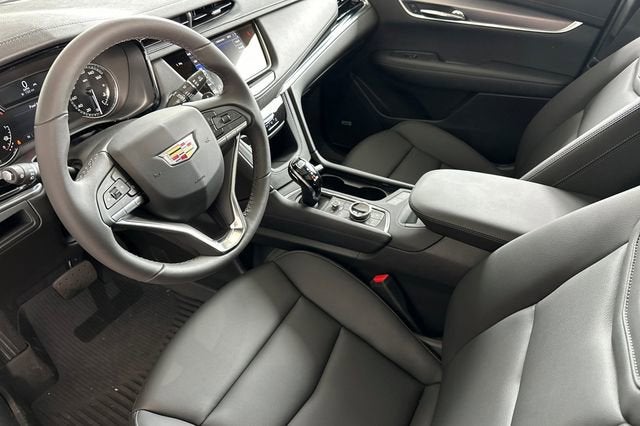 2025 Cadillac XT6 Luxury