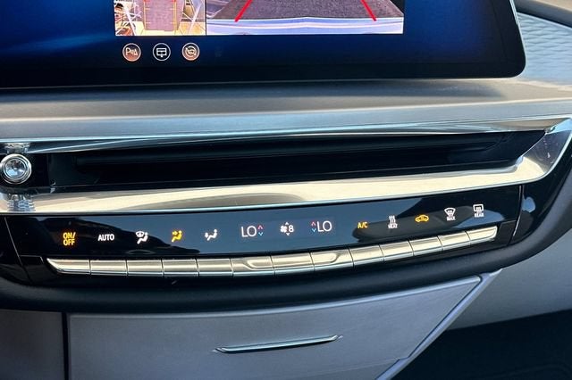 2024 Cadillac LYRIQ Luxury 1