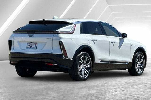2024 Cadillac LYRIQ Luxury 1