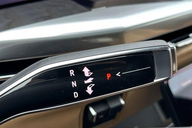 2025 Cadillac ESCALADE IQ AWD Sport 2