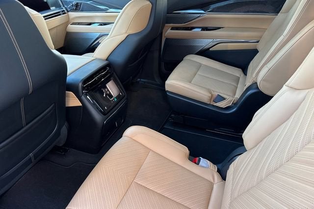 2025 Cadillac ESCALADE IQ Sport 2