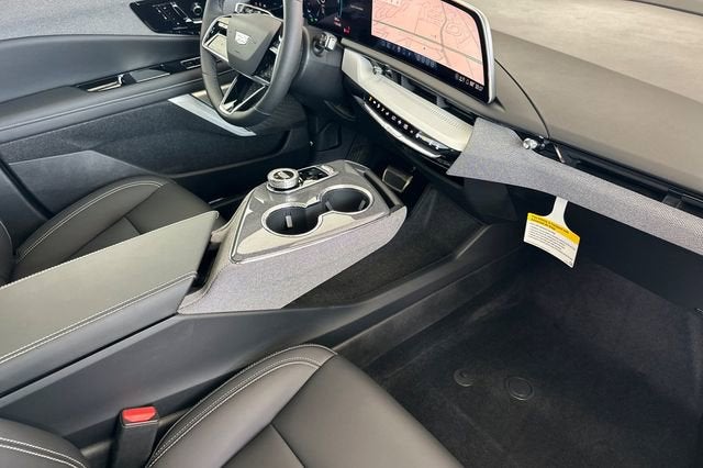 2025 Cadillac OPTIQ Luxury 1