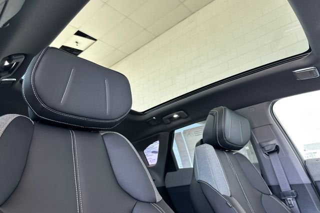 2025 Cadillac OPTIQ Luxury 1