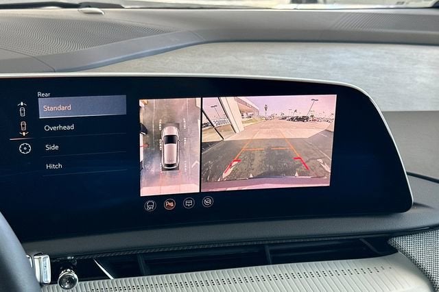 2025 Cadillac OPTIQ Luxury 1