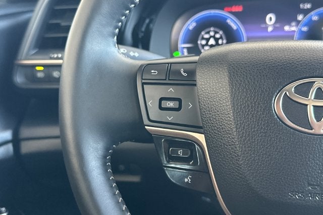 2025 Toyota Crown Signia XLE